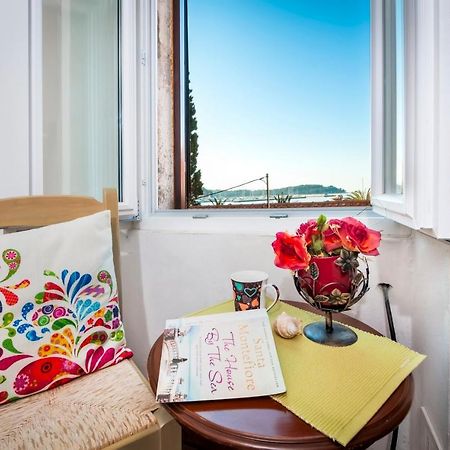 Havana - Apartment With Sea View โรวีน ภายนอก รูปภาพ