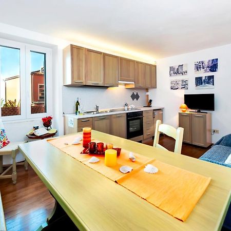 Havana - Apartment With Sea View โรวีน ภายนอก รูปภาพ