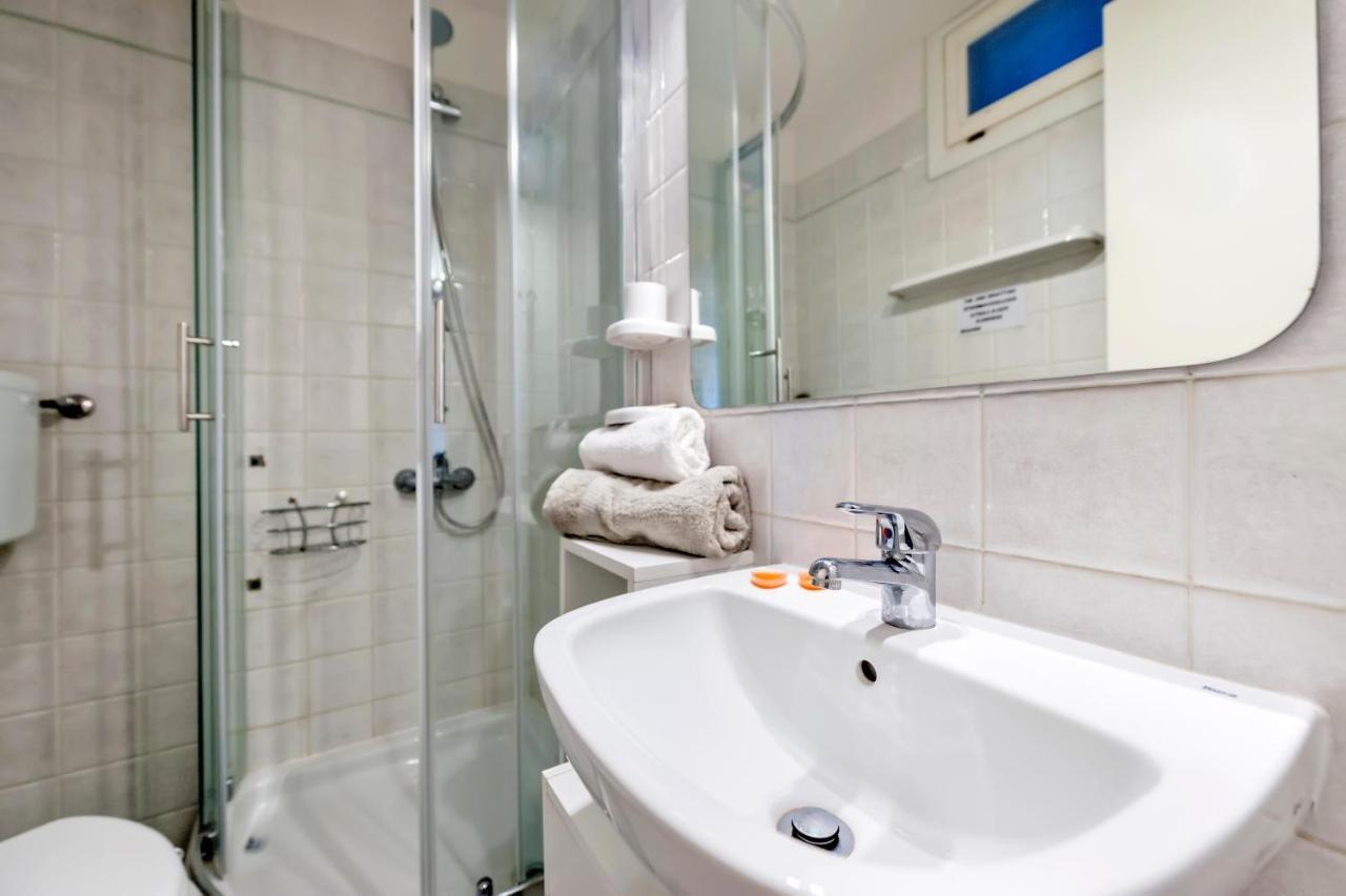 Havana - Apartment With Sea View โรวีน ภายนอก รูปภาพ