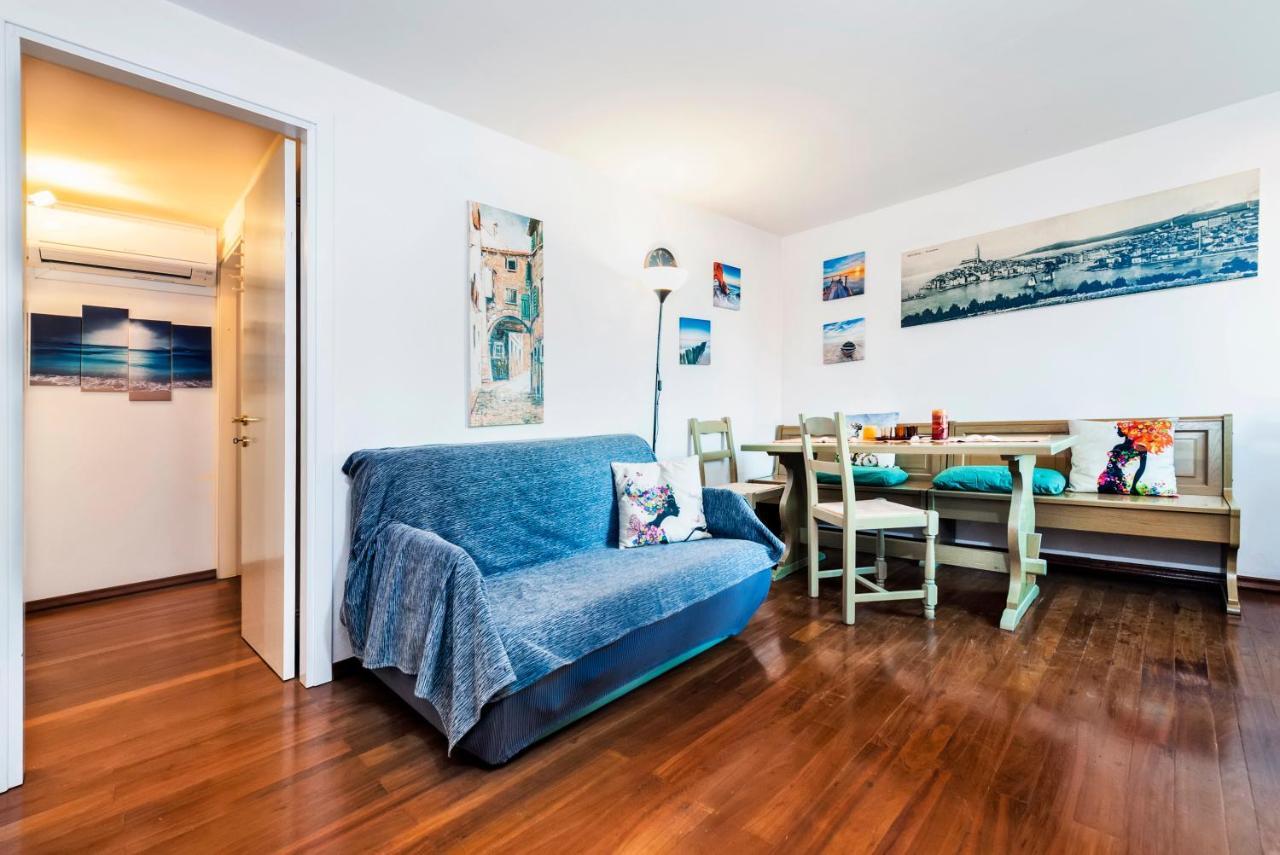 Havana - Apartment With Sea View โรวีน ภายนอก รูปภาพ