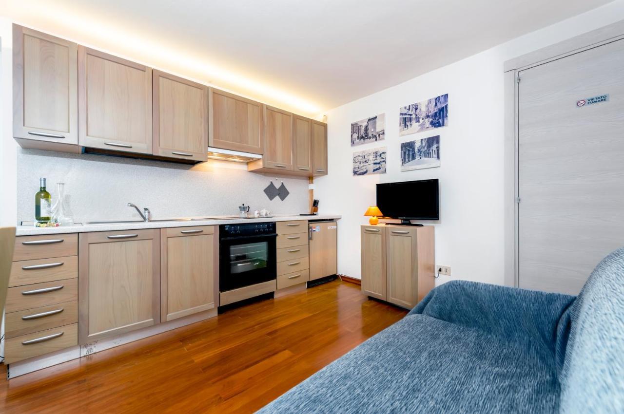 Havana - Apartment With Sea View โรวีน ภายนอก รูปภาพ