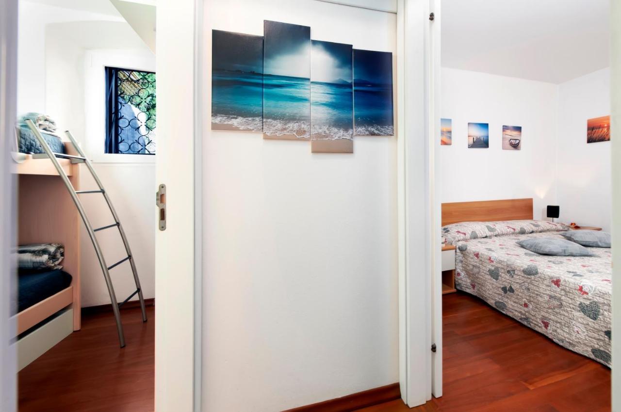 Havana - Apartment With Sea View โรวีน ภายนอก รูปภาพ
