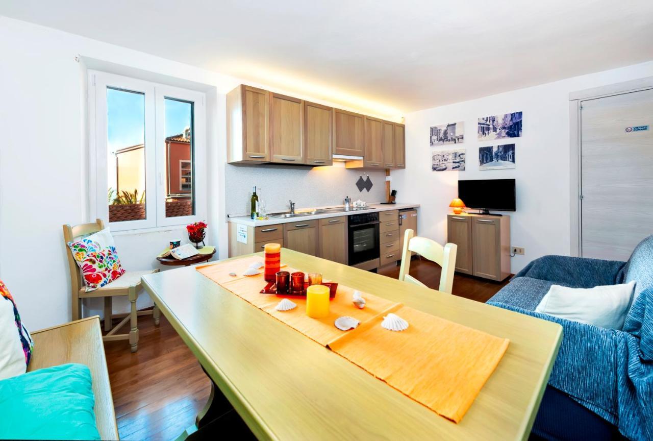 Havana - Apartment With Sea View โรวีน ภายนอก รูปภาพ